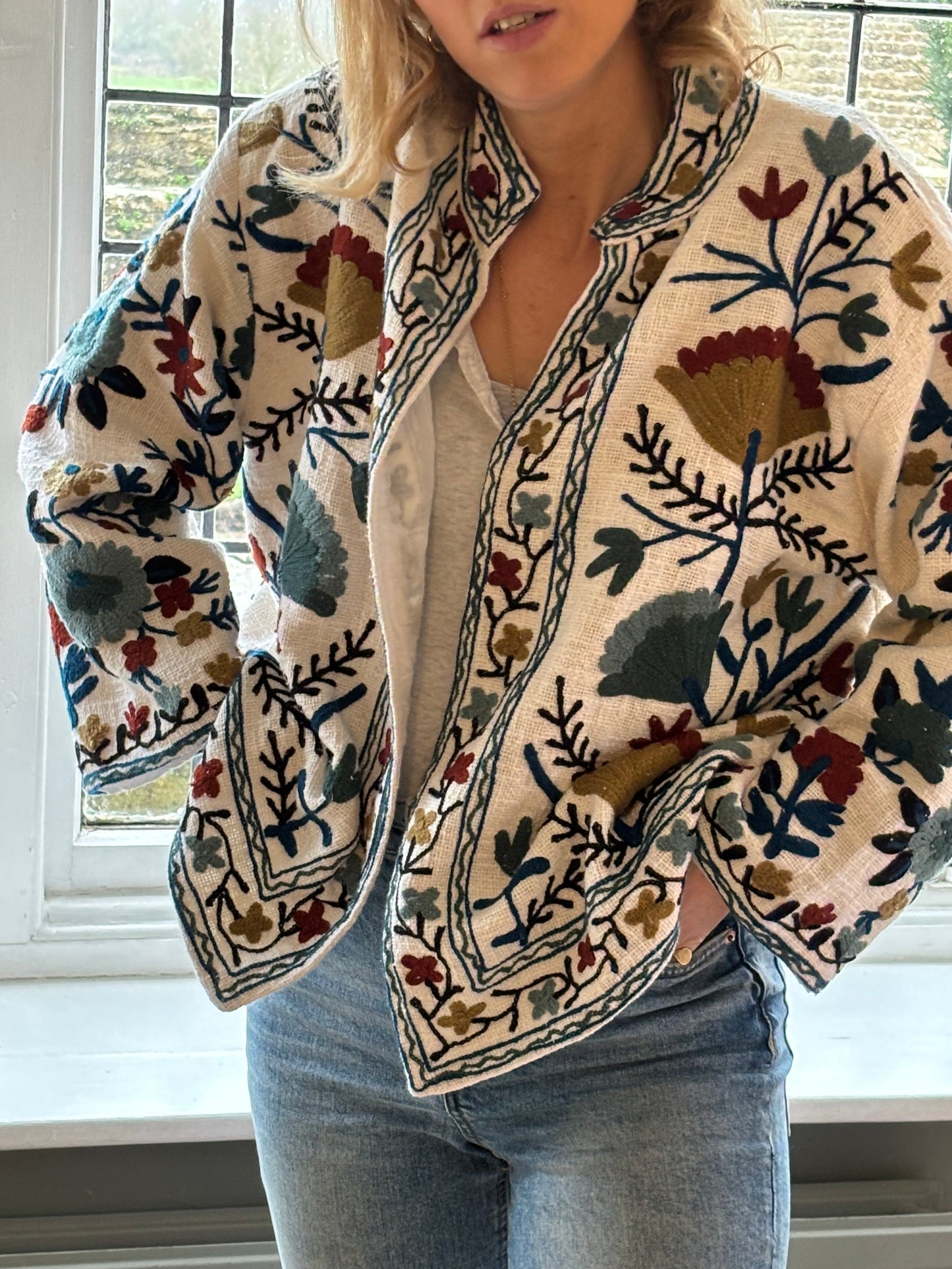 Short Suzani Jacket - White